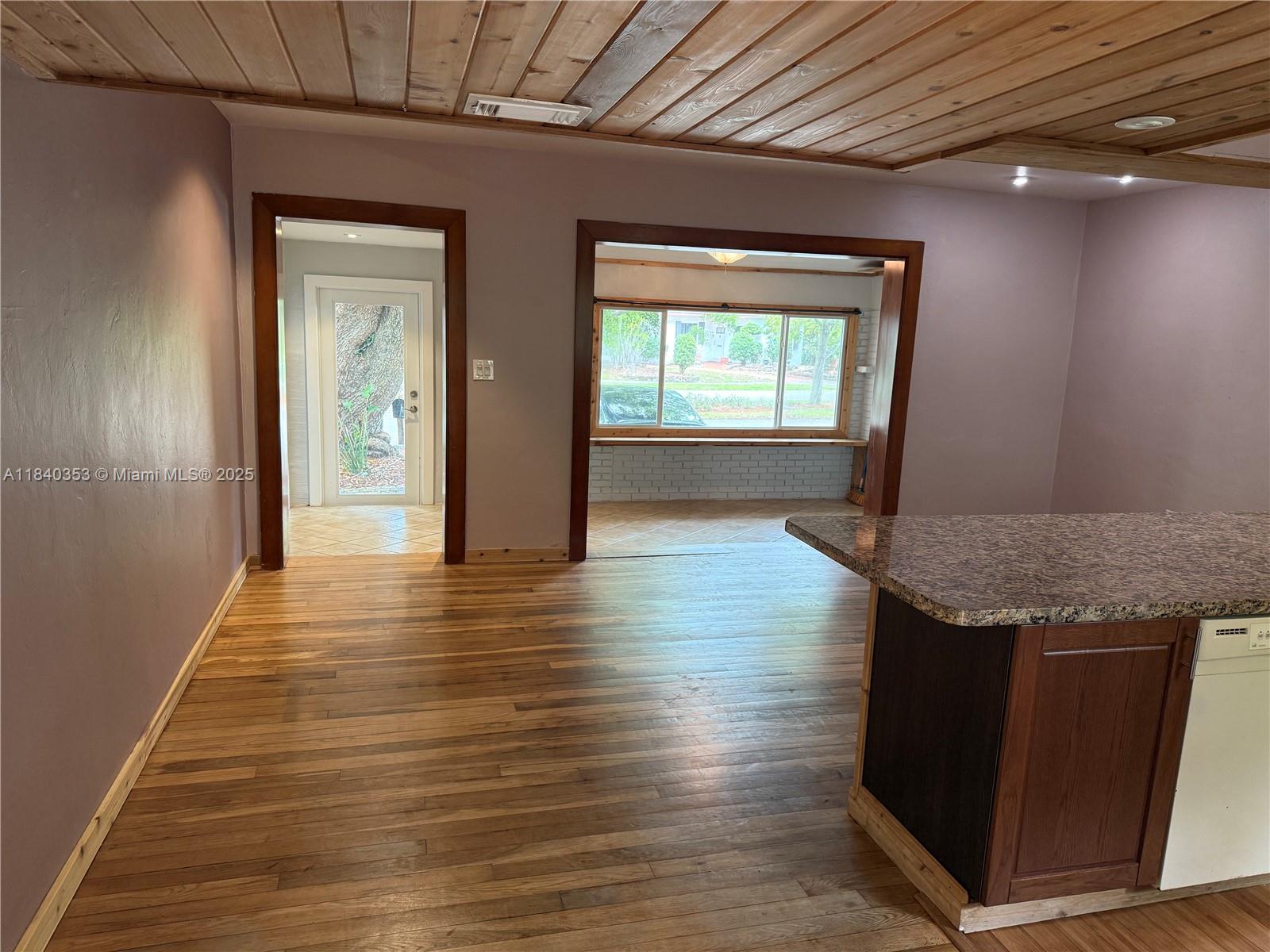 CROISSANT PARK RIVER SEC - Residential Lease
