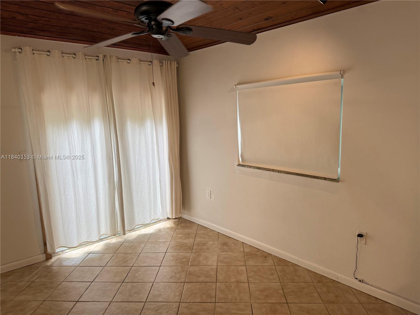 CROISSANT PARK RIVER SEC - Residential Lease