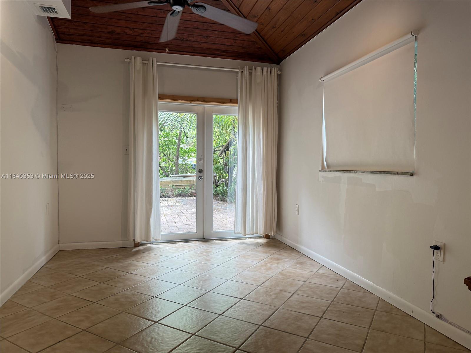 CROISSANT PARK RIVER SEC - Residential Lease