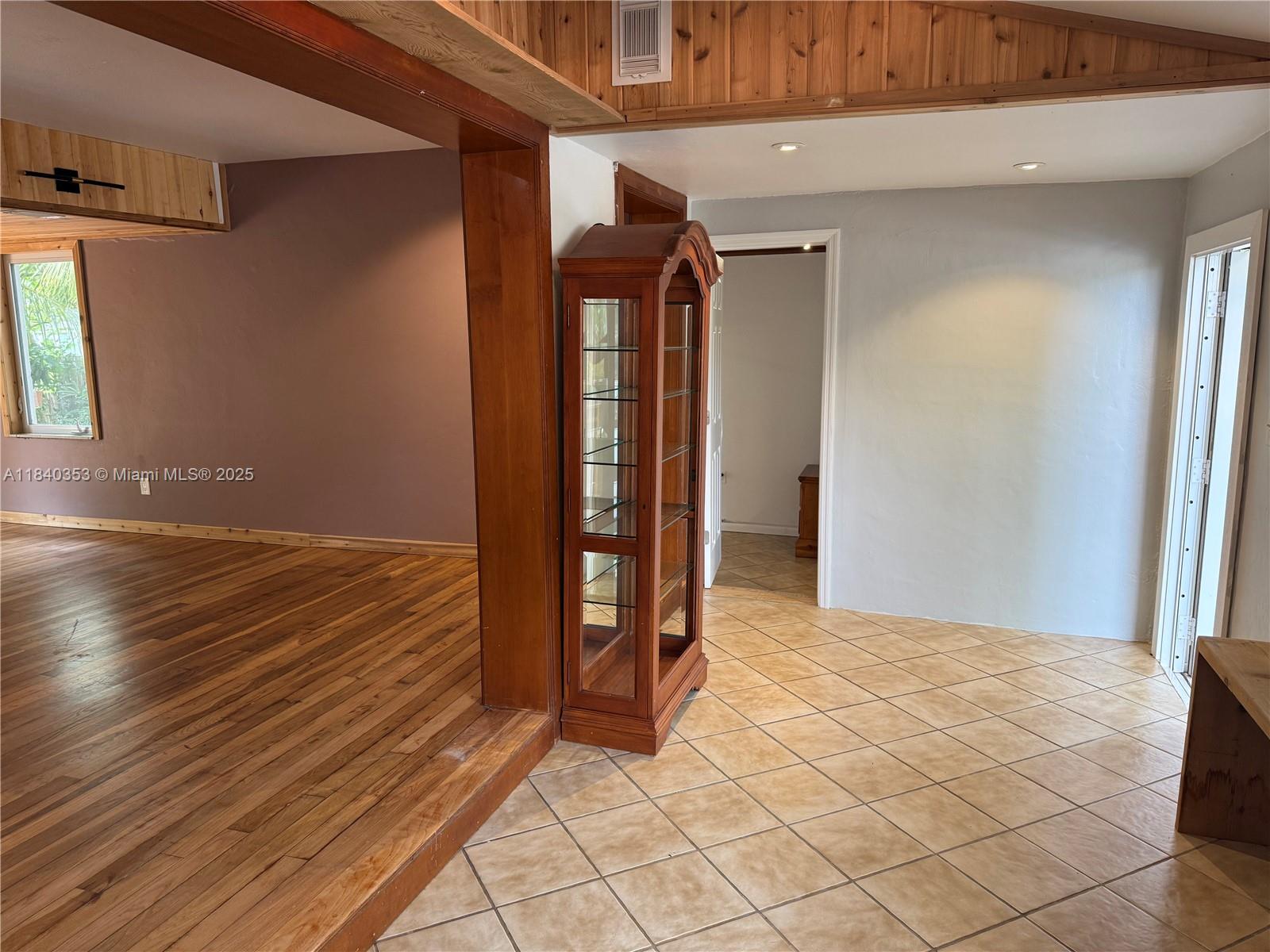 CROISSANT PARK RIVER SEC - Residential Lease