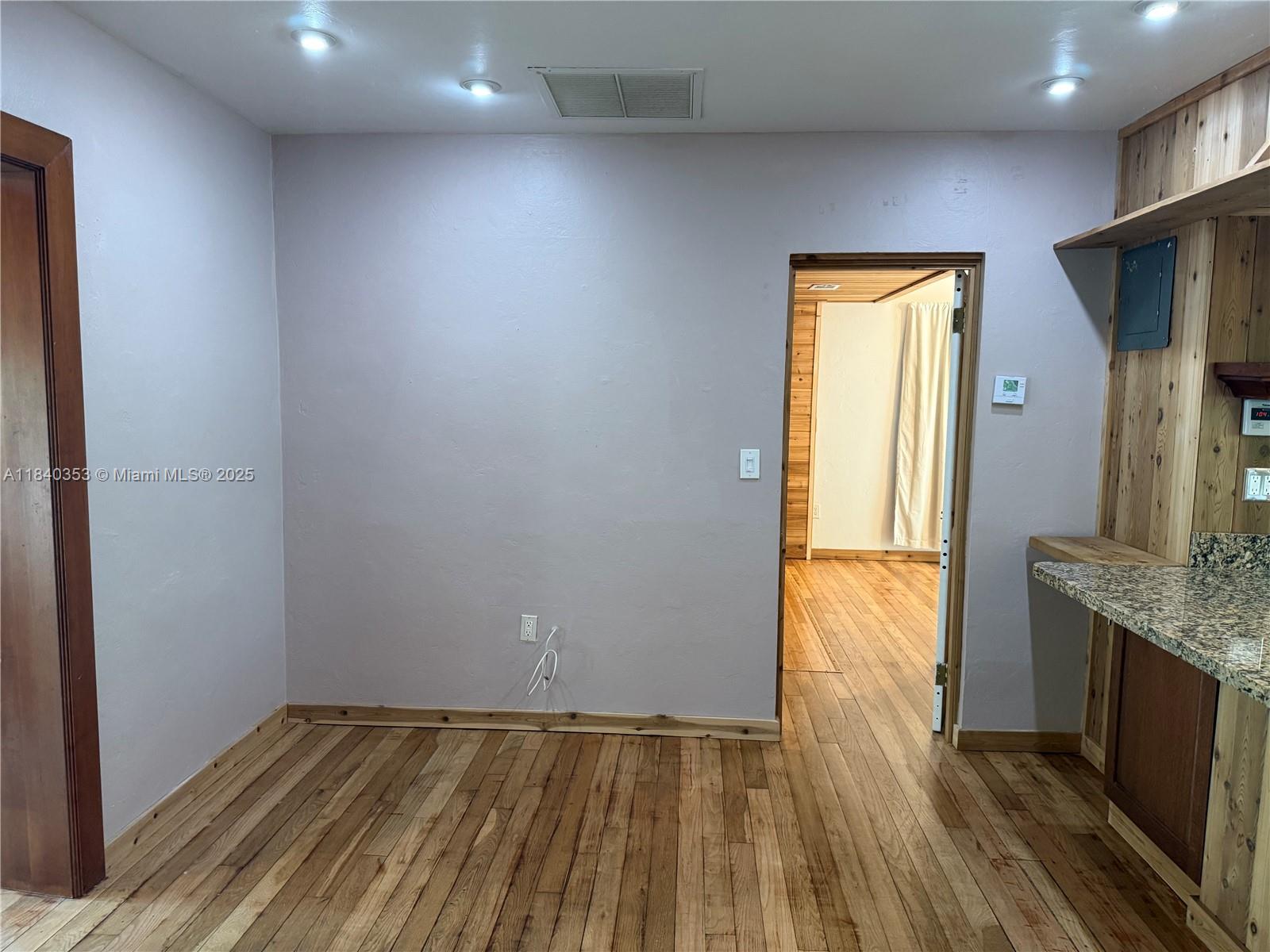 CROISSANT PARK RIVER SEC - Residential Lease
