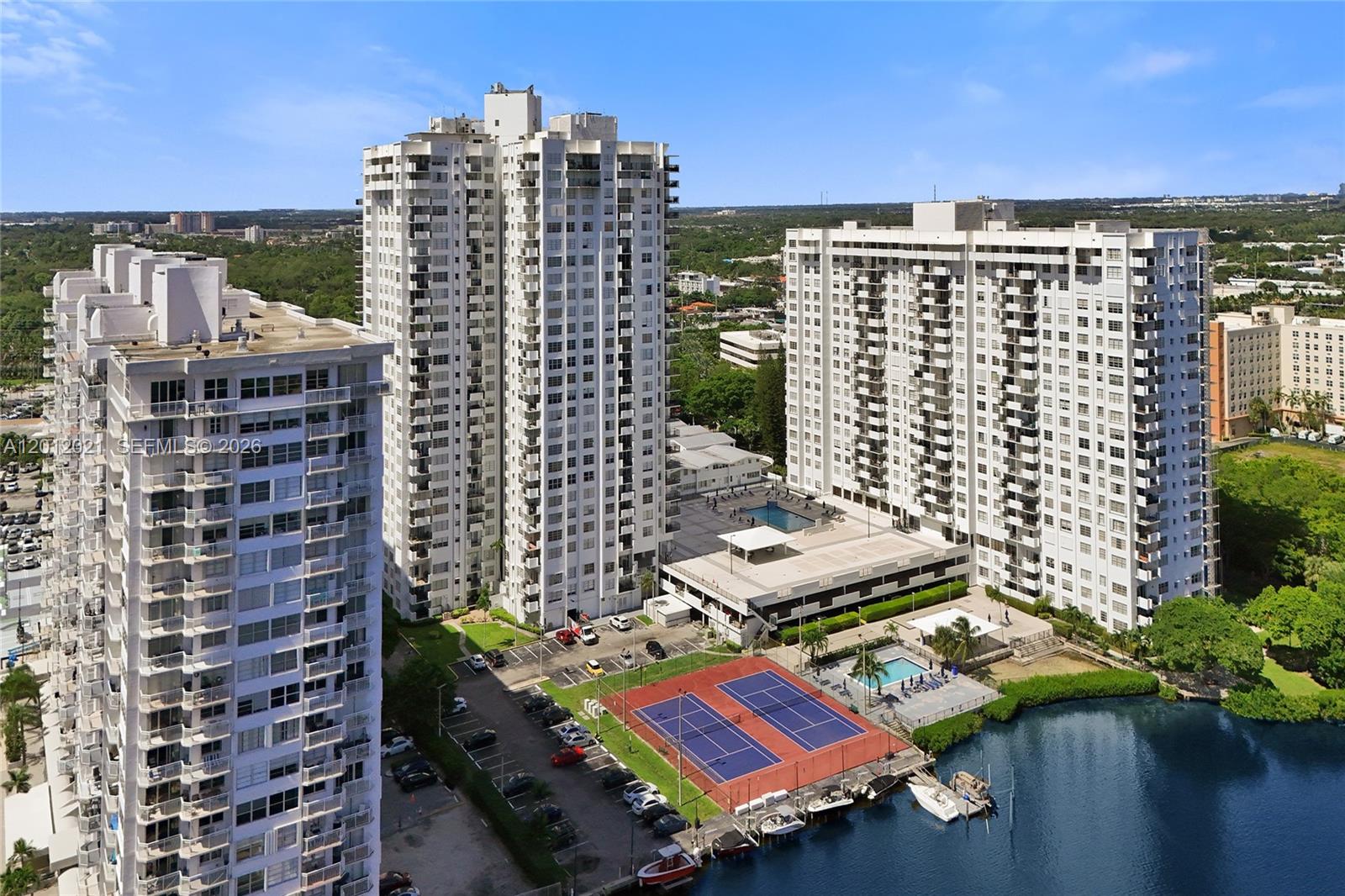 COMMODORE PLAZA CONDO - Residential