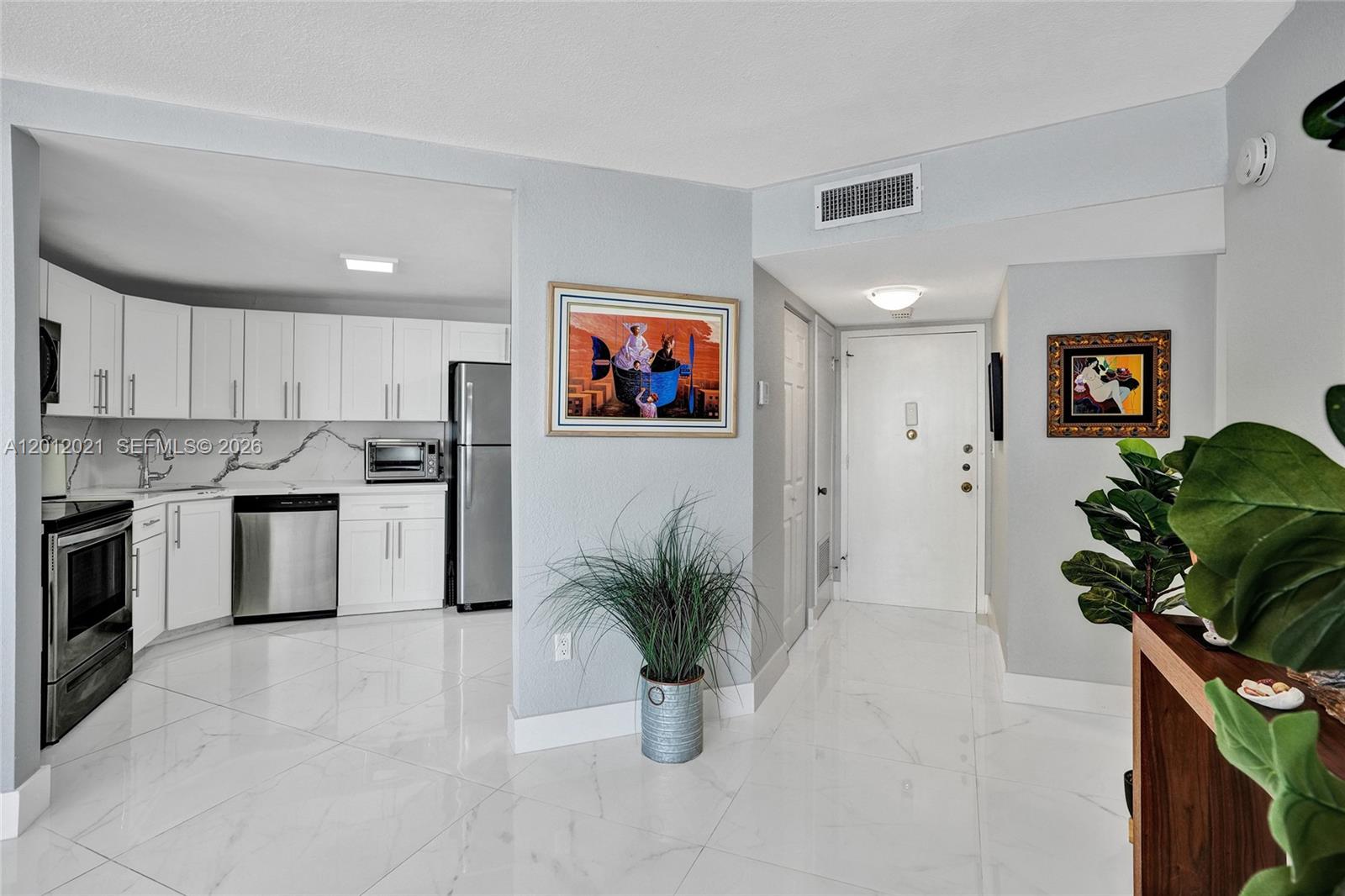 COMMODORE PLAZA CONDO - Residential