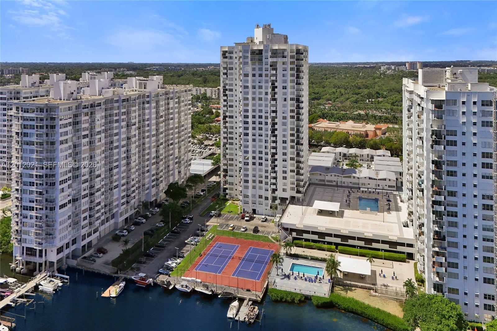 COMMODORE PLAZA CONDO - Residential