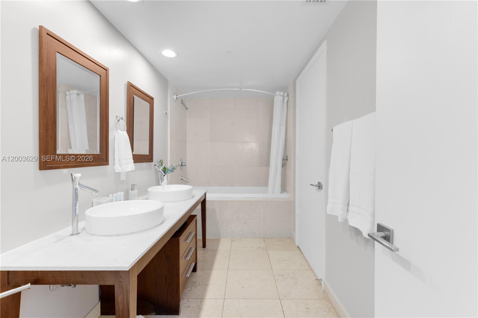 ICON BRICKELL CONDO NO 3 - Residential