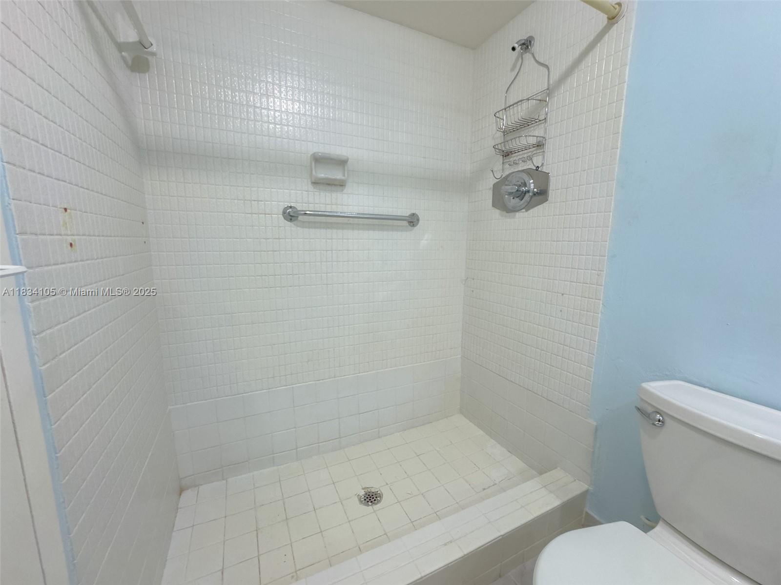 230 174th St 2207