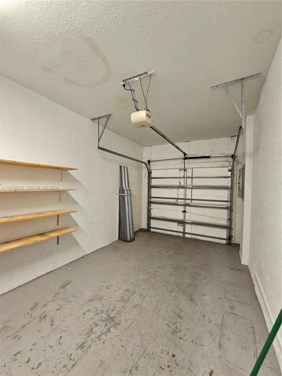 MARSH HARBOUR - Residential