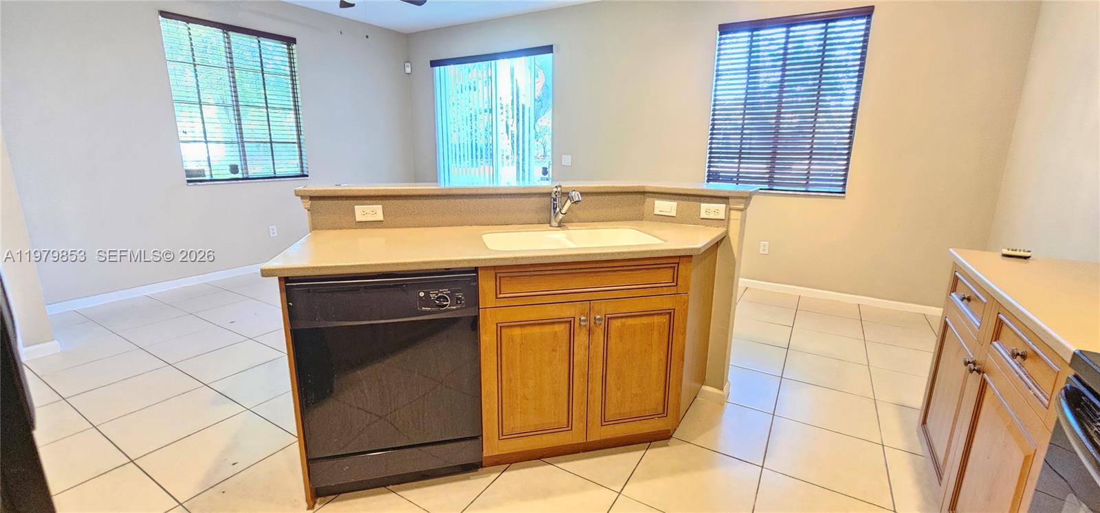 MARSH HARBOUR - Residential