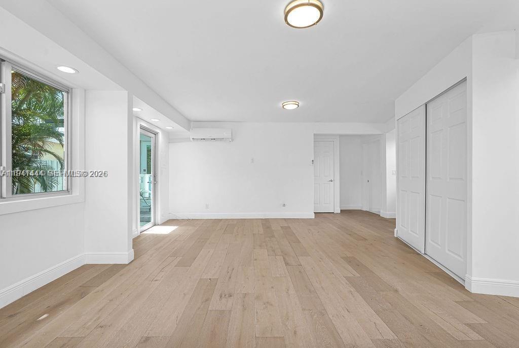 HOLLYWOOD LAKES SECTION - Residential Lease