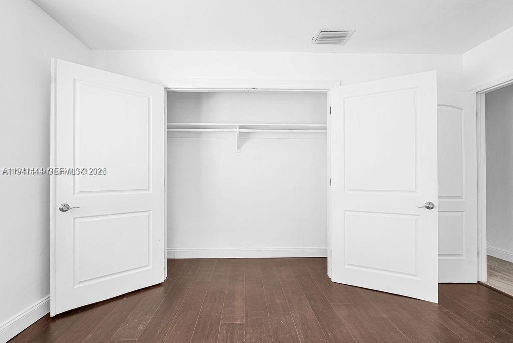 HOLLYWOOD LAKES SECTION - Residential Lease