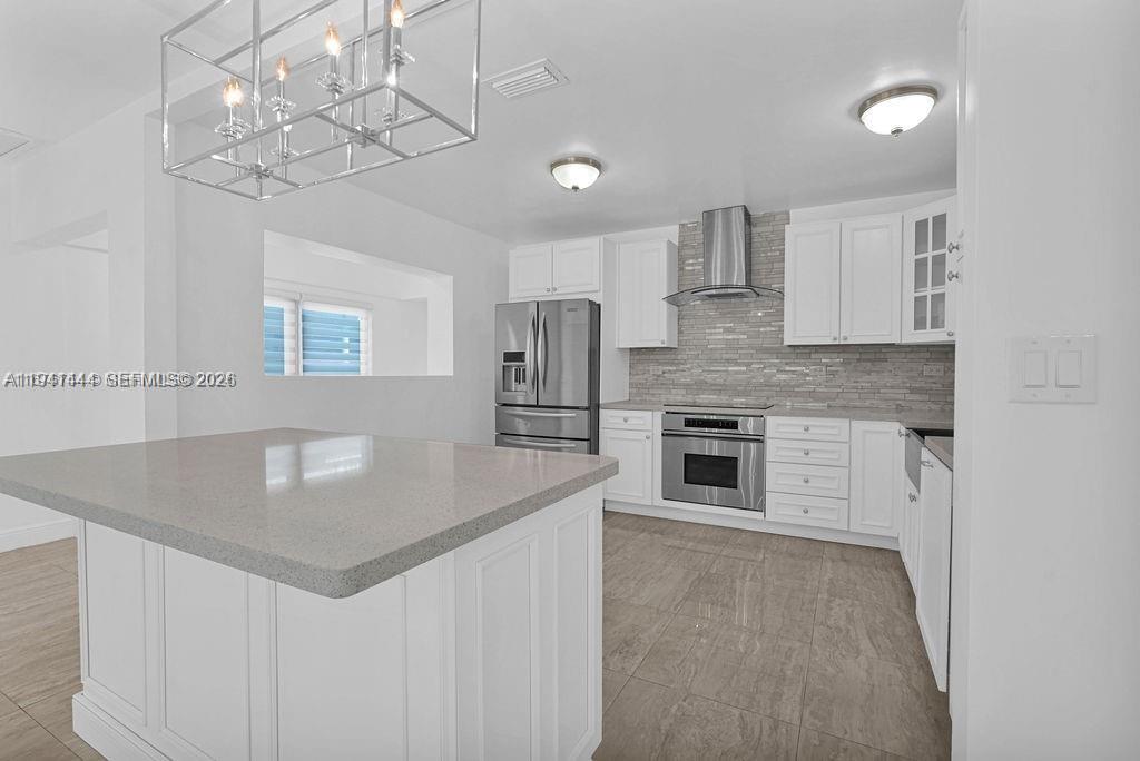 HOLLYWOOD LAKES SECTION - Residential Lease