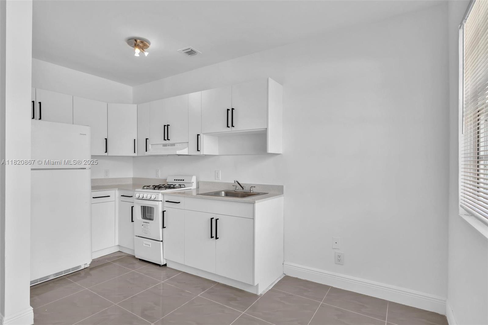 BISCAYNE BCH SUB - Residential Income