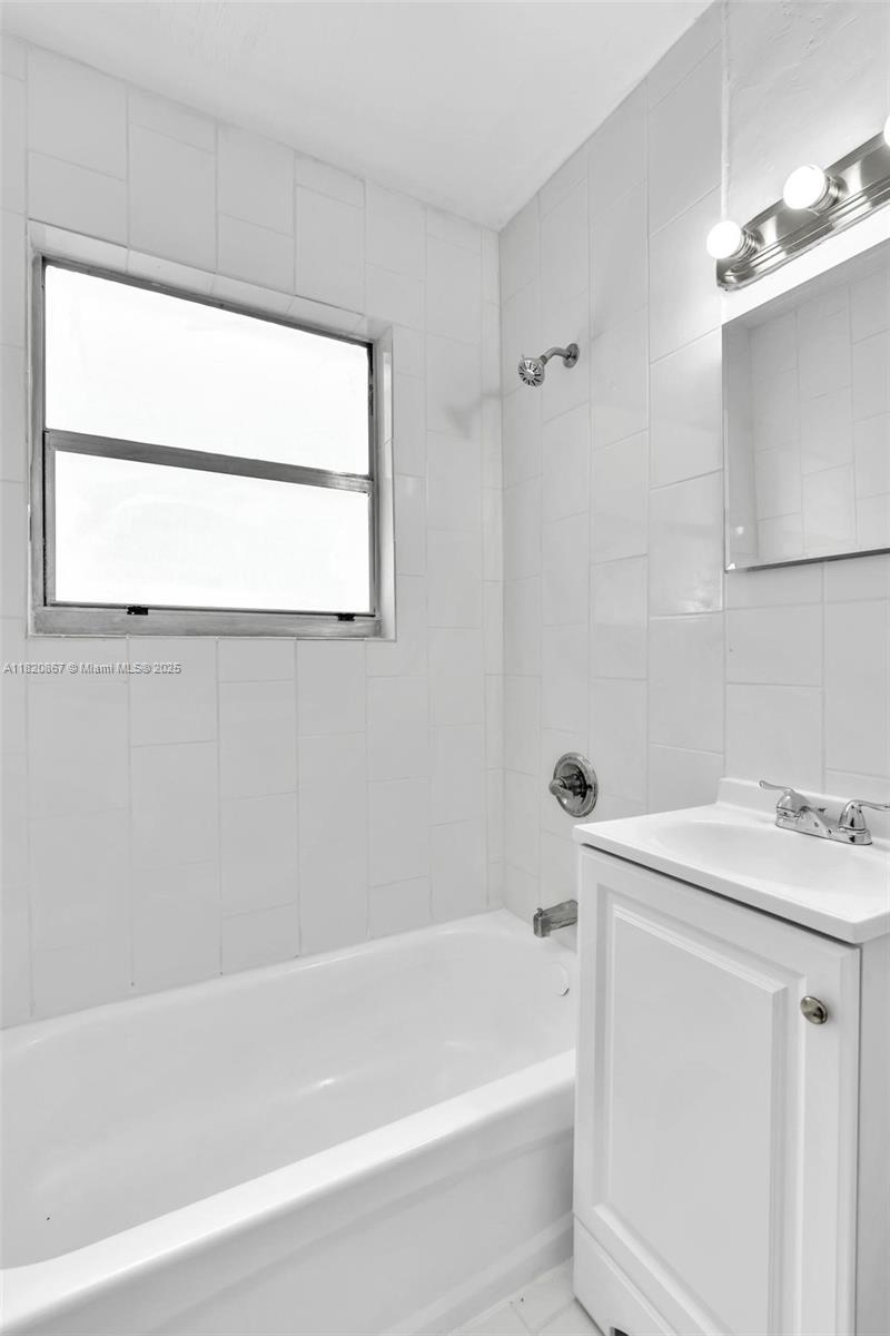 BISCAYNE BCH SUB - Residential Income