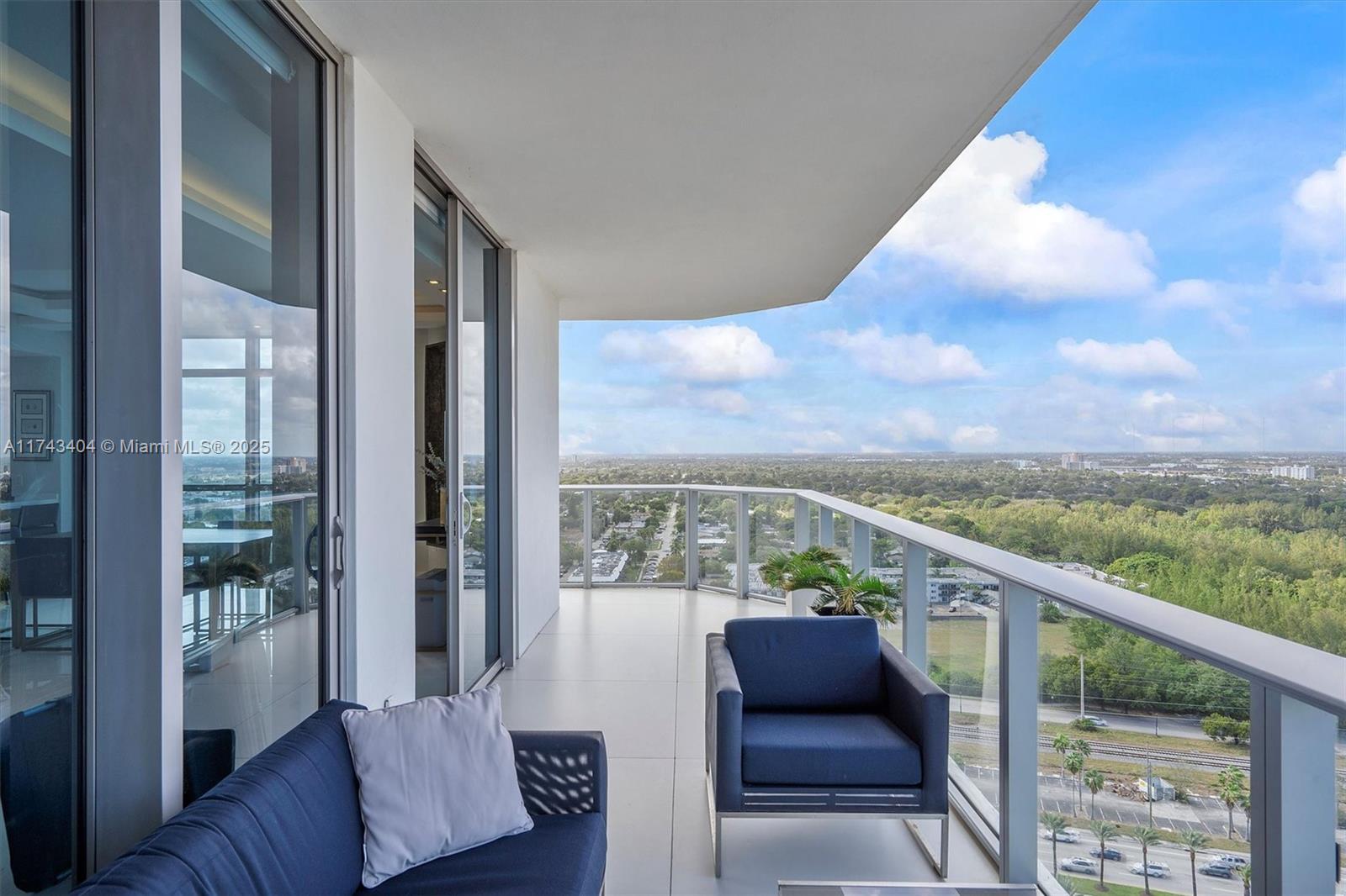 MARINA PALMS RESIDENCES N - Residential