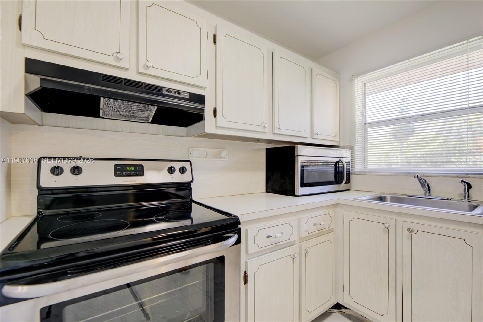 SUNRISE LAKES 87 CONDO - Residential