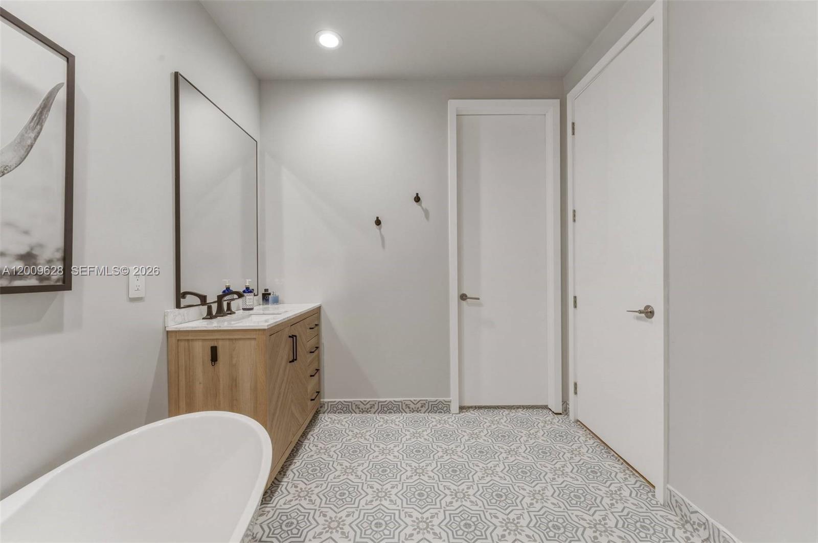 GROVE ENCLAVE CONDO - Residential