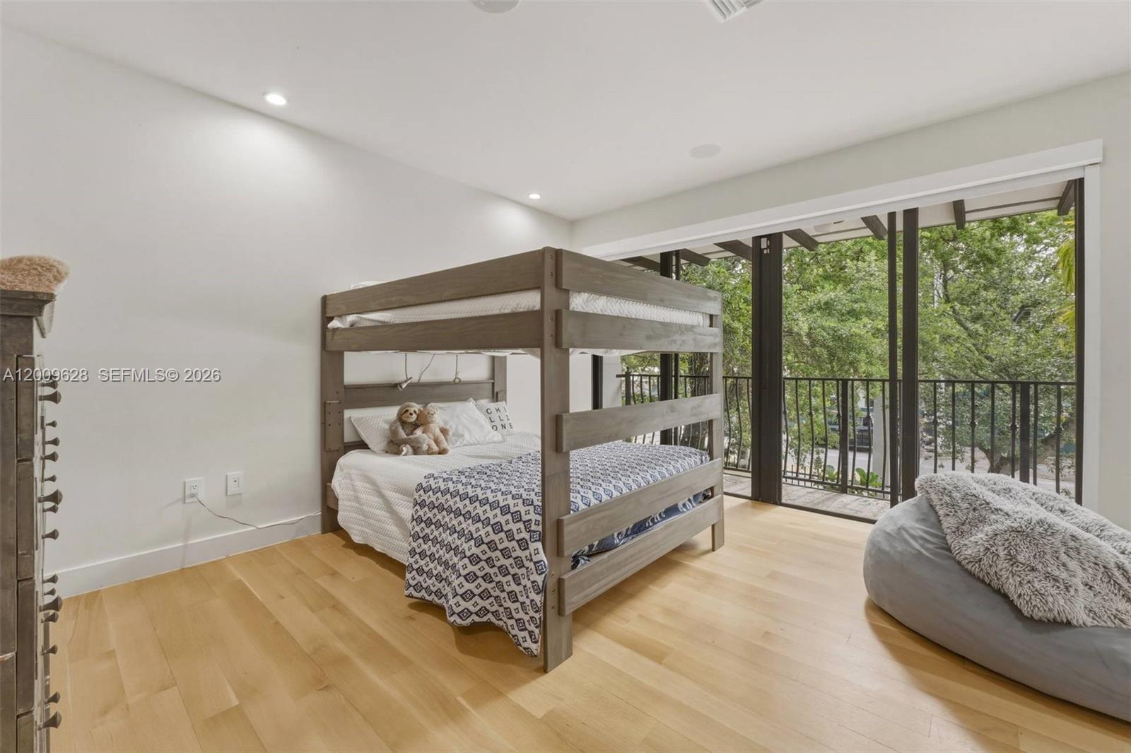 GROVE ENCLAVE CONDO - Residential