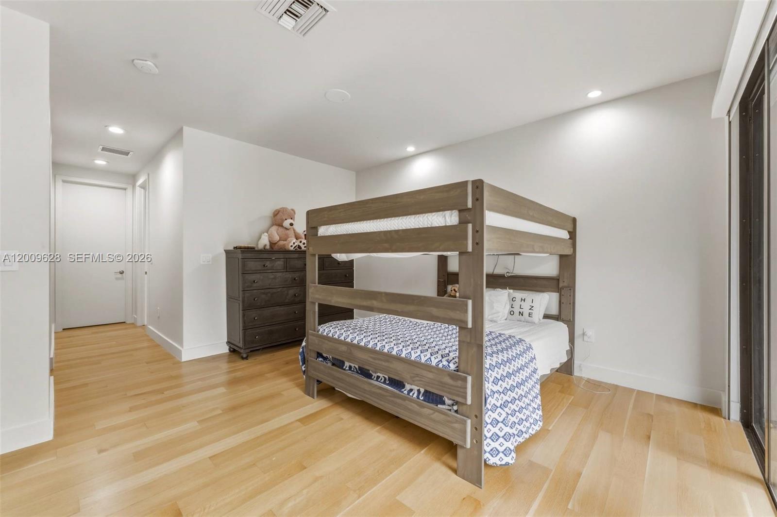 GROVE ENCLAVE CONDO - Residential