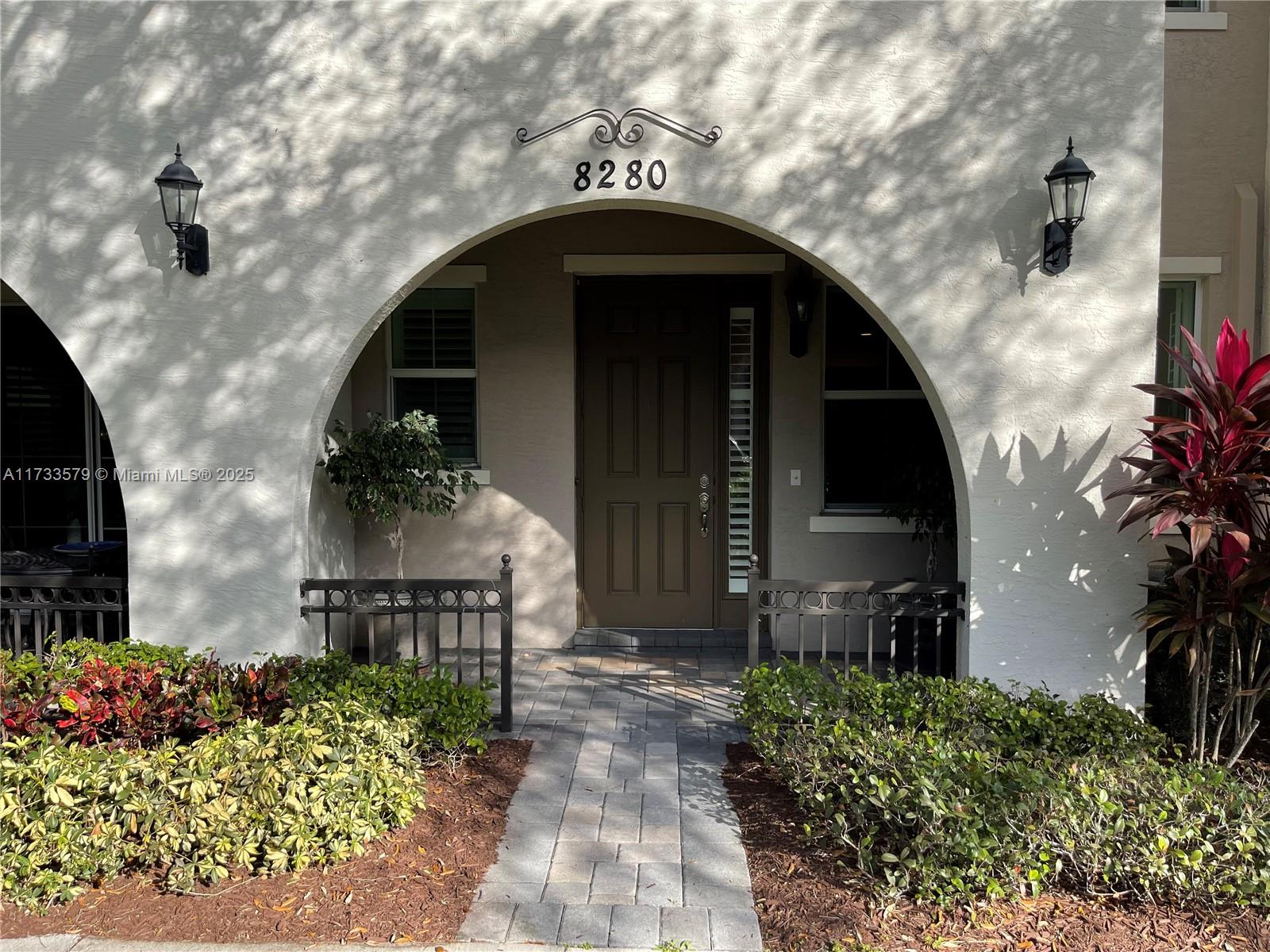 8280 Cascada Isles Dr