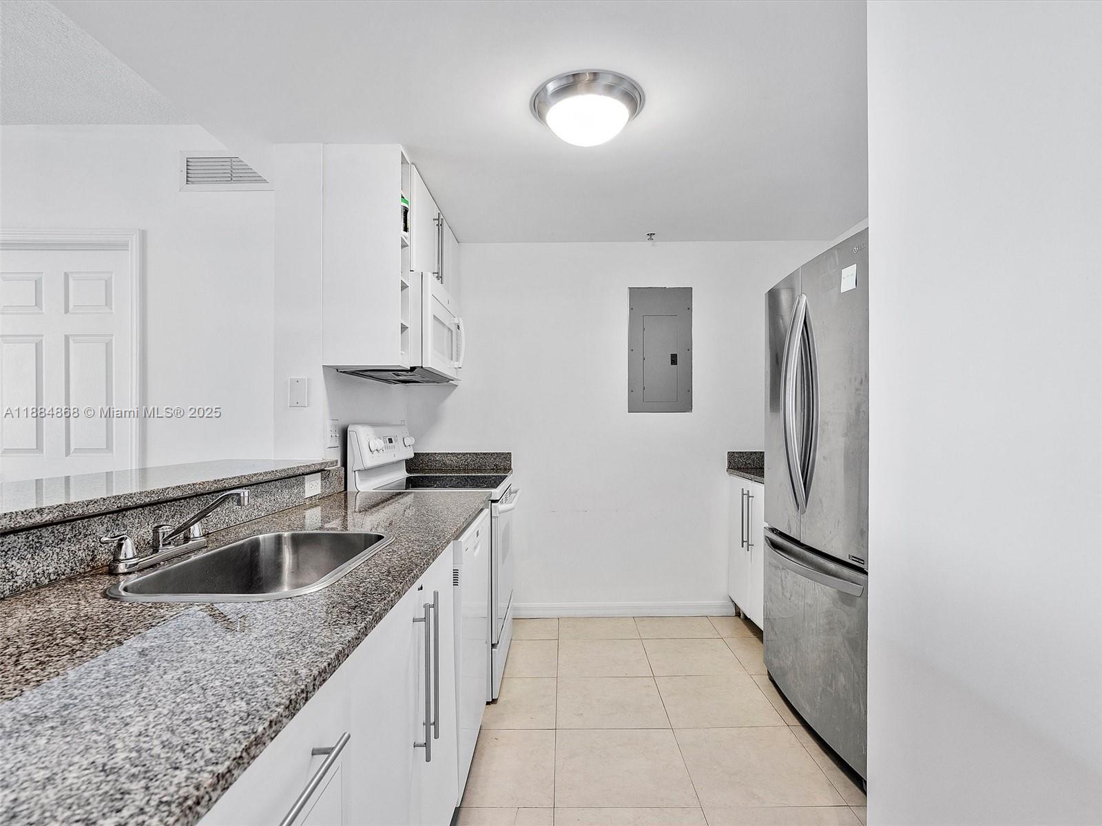 1800 BISCAYNE PLAZA CONDO - Residential