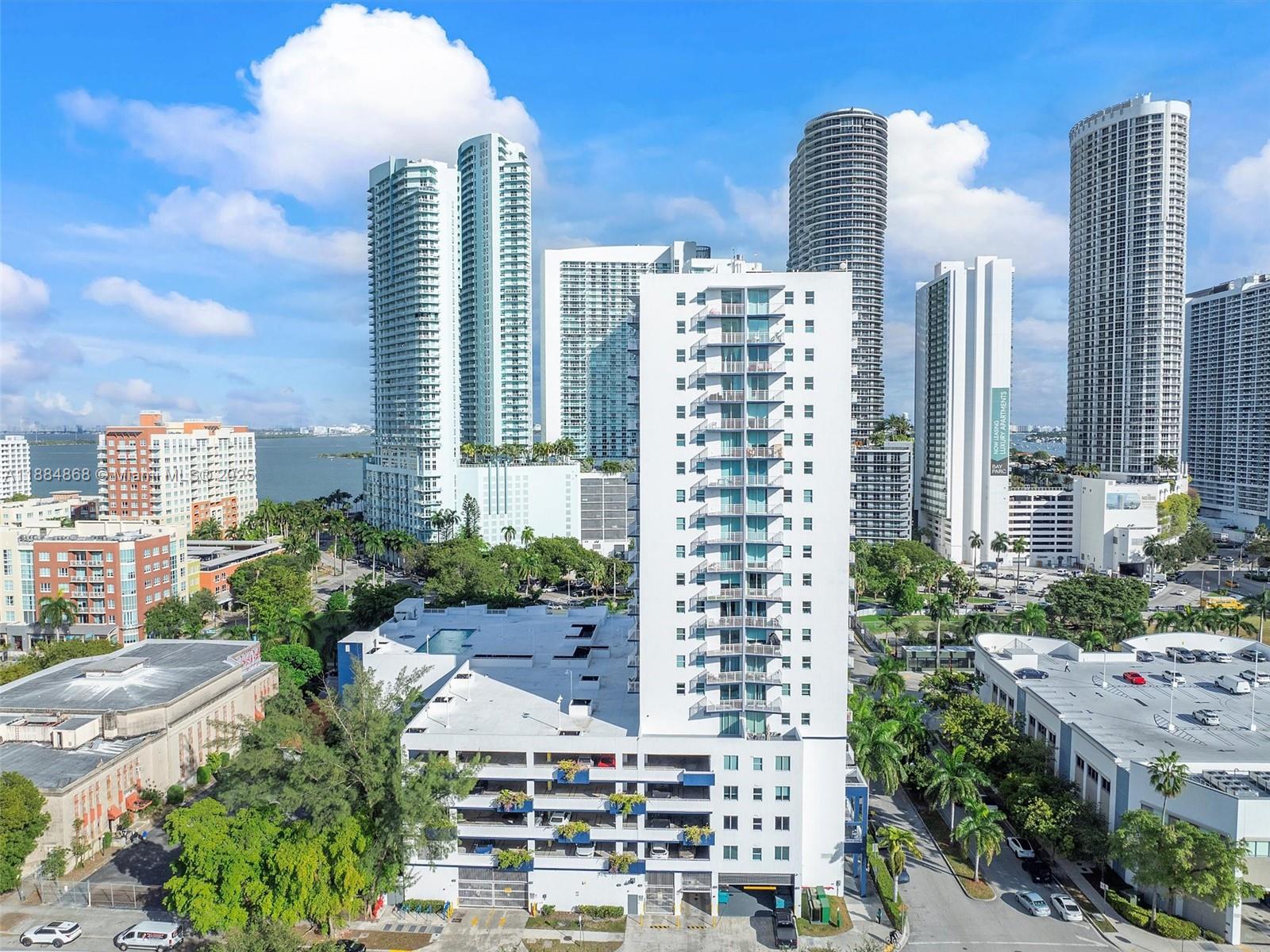 1800 BISCAYNE PLAZA CONDO - Residential