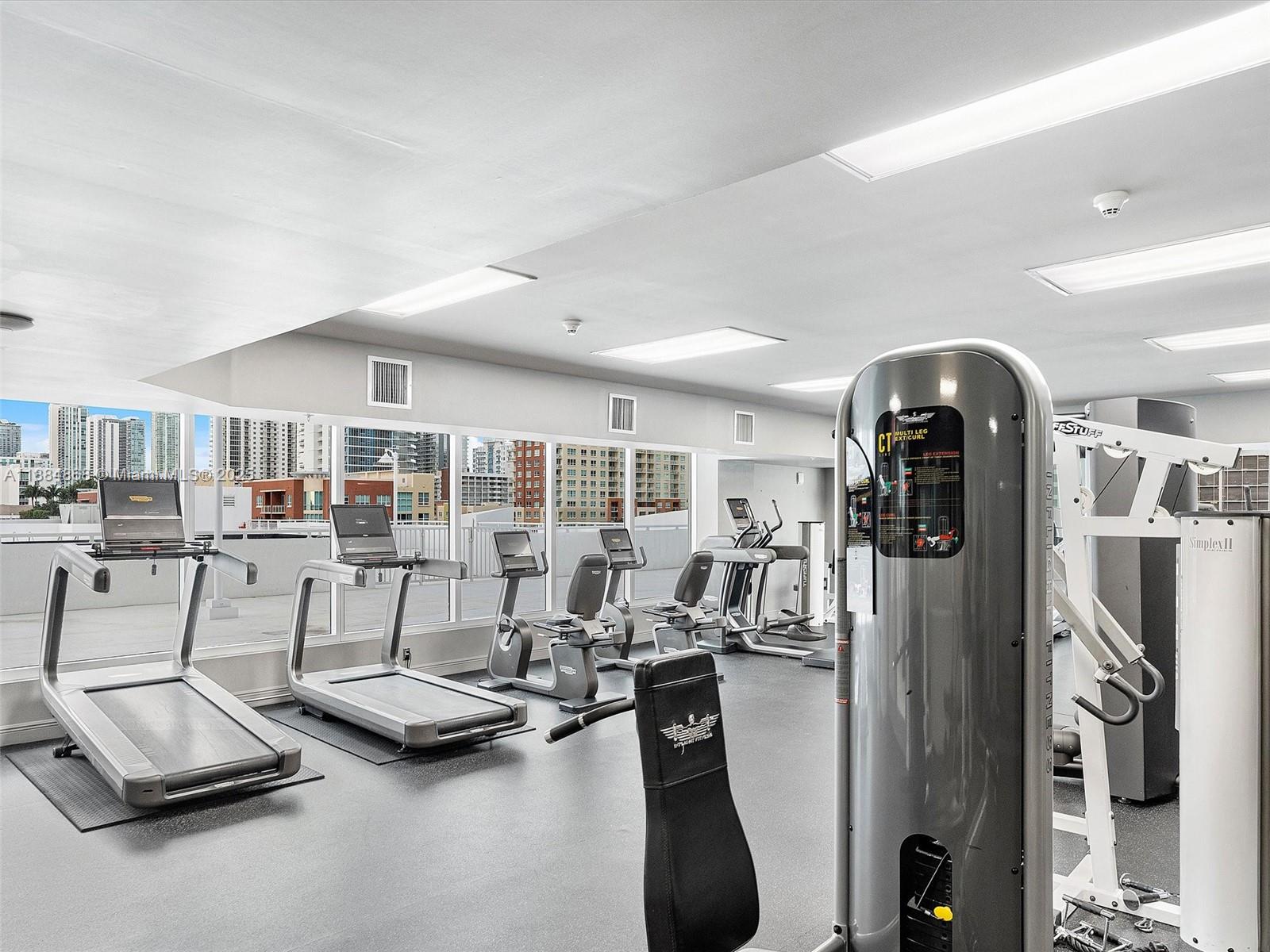 1800 BISCAYNE PLAZA CONDO - Residential