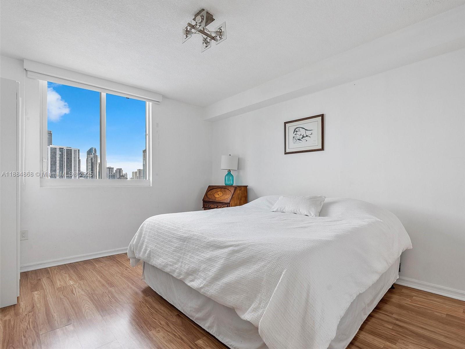 1800 BISCAYNE PLAZA CONDO - Residential