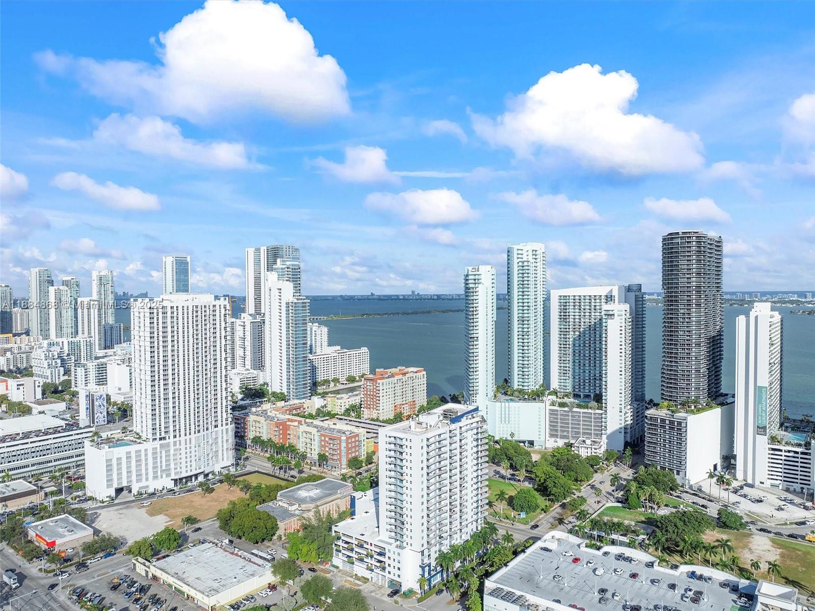 1800 BISCAYNE PLAZA CONDO - Residential