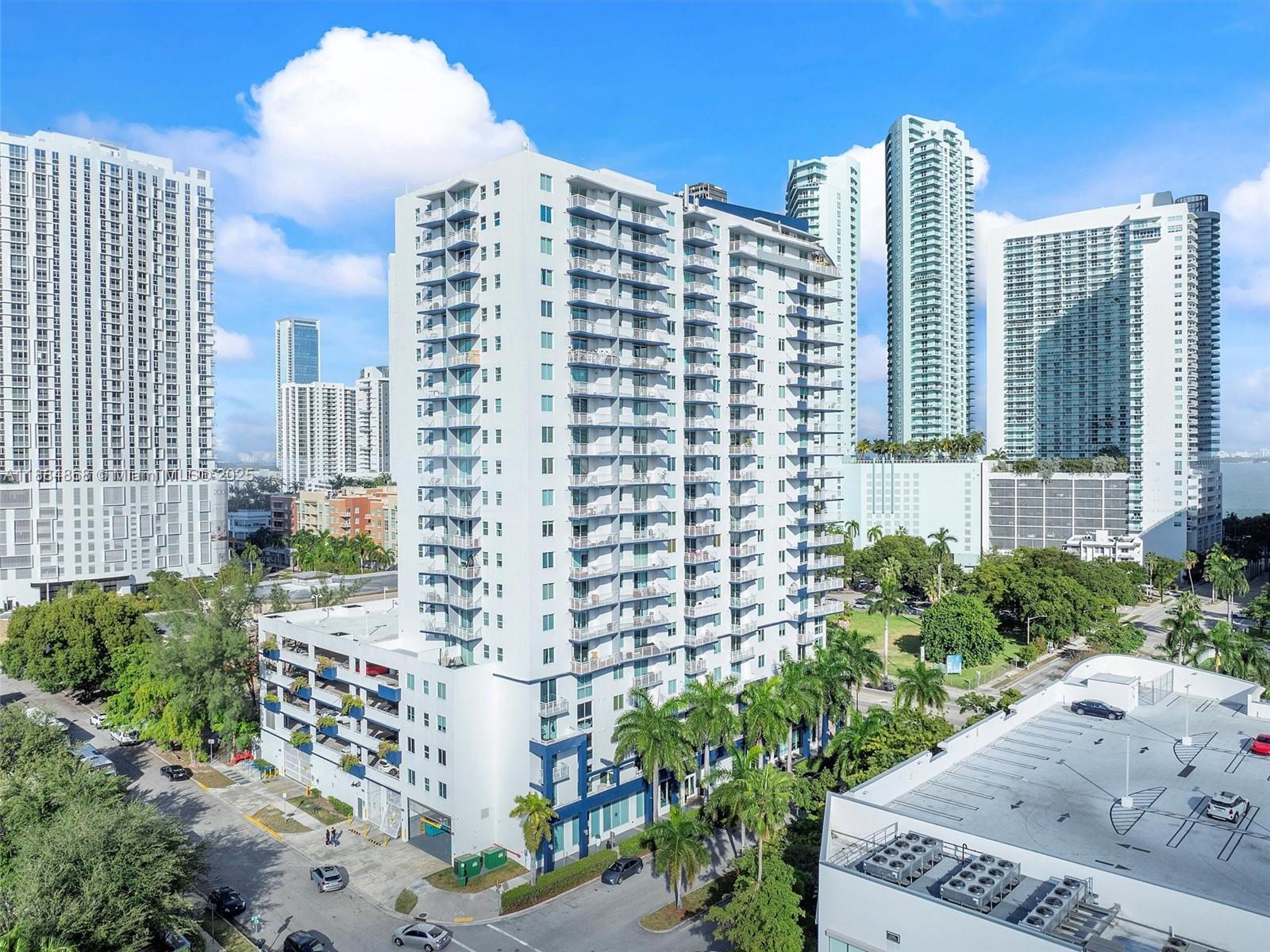 1800 BISCAYNE PLAZA CONDO - Residential