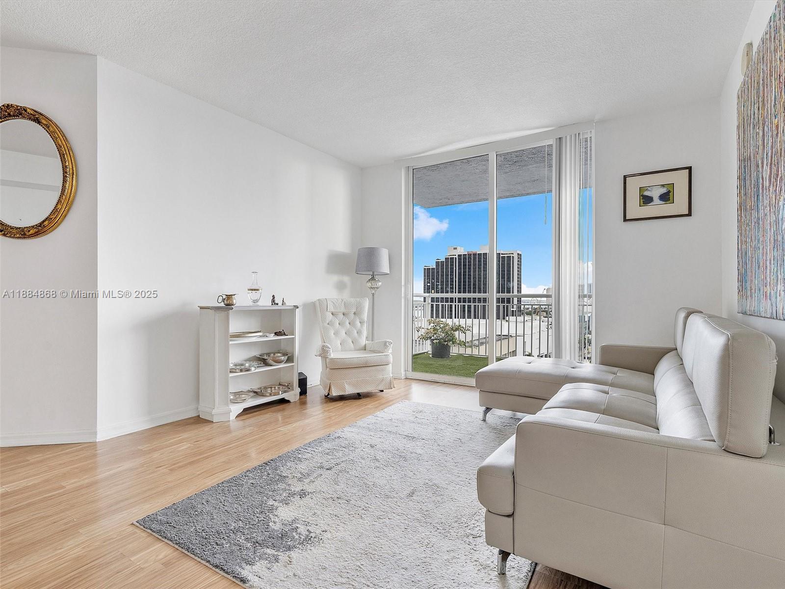 1800 BISCAYNE PLAZA CONDO - Residential