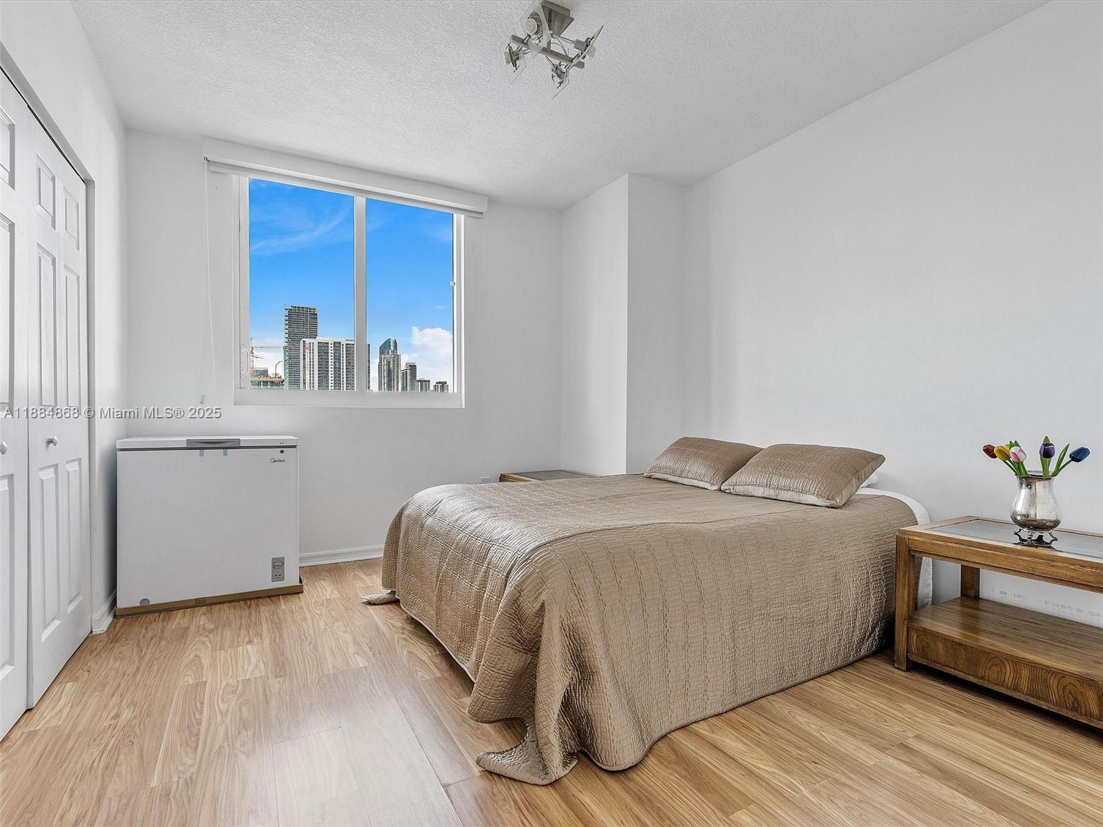 275 NE 18th St 1705