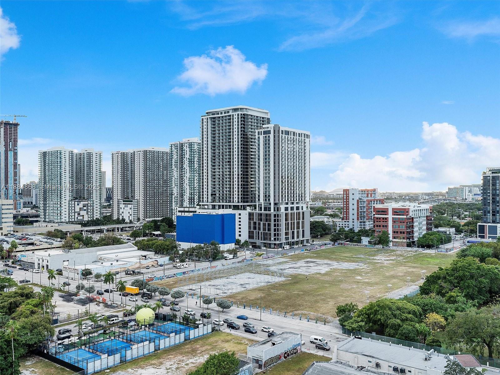 1800 BISCAYNE PLAZA CONDO - Residential