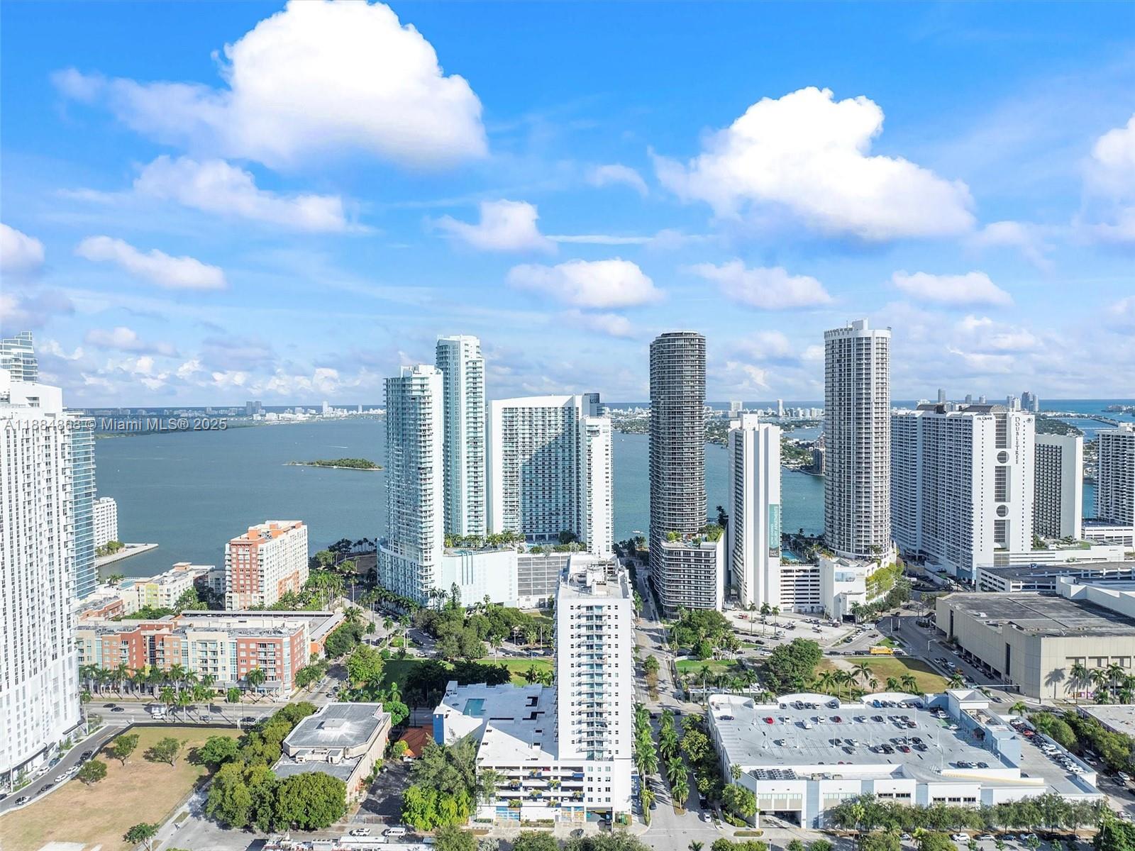 1800 BISCAYNE PLAZA CONDO - Residential