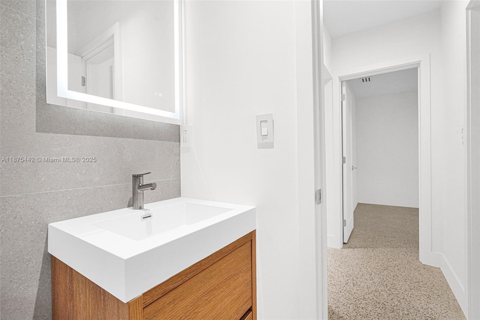 GRIFFINS SUB - Residential Lease