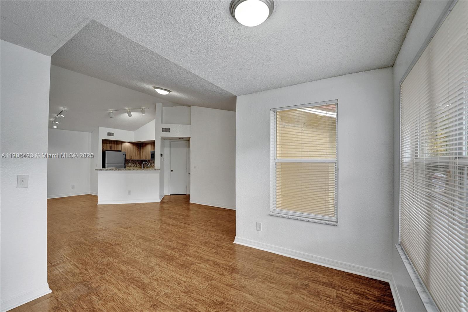 ISLES AT LAGO MAR CONDO - Residential Lease