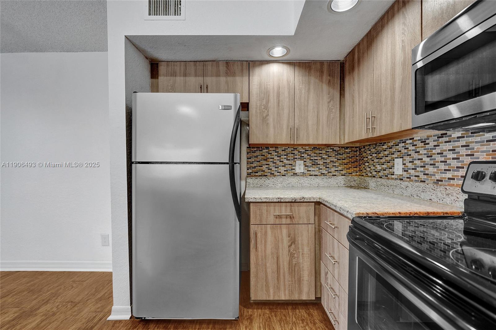 ISLES AT LAGO MAR CONDO - Residential Lease