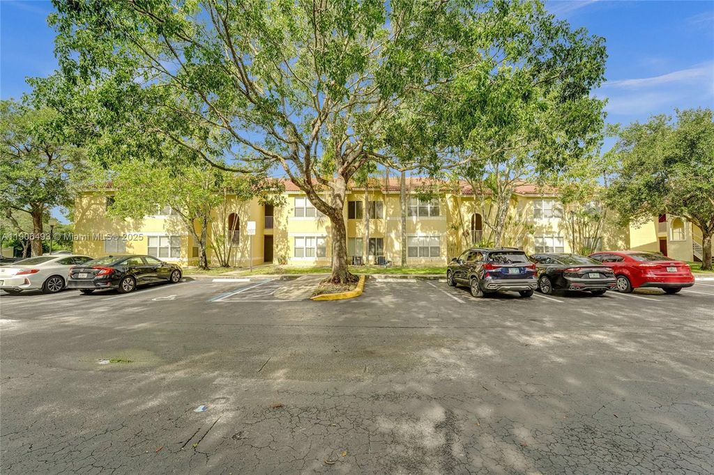 Photo of 417 Vista Isles Dr #2321, Sunrise, FL 33325 (MLS # A11906493)