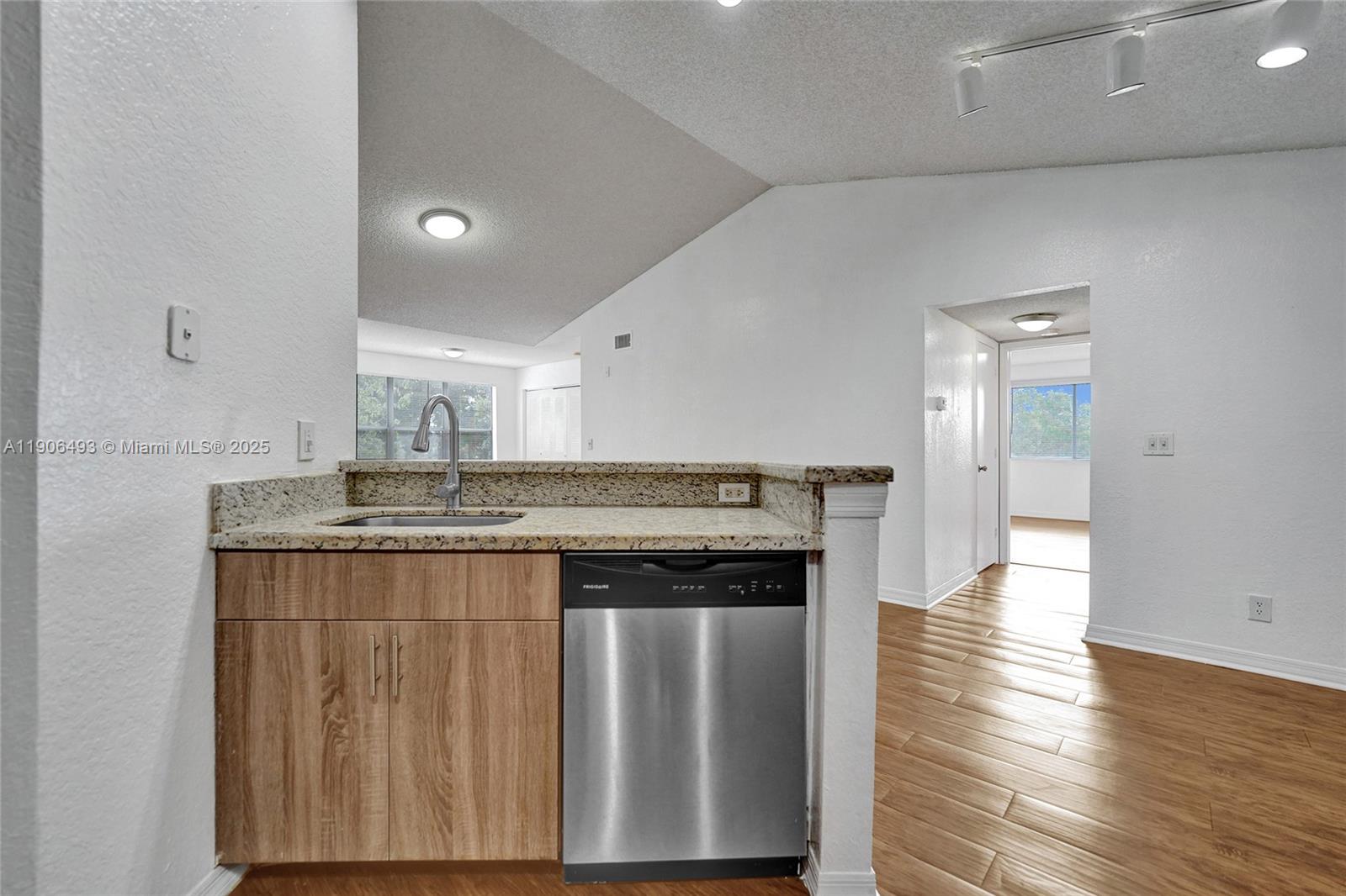 ISLES AT LAGO MAR CONDO - Residential Lease