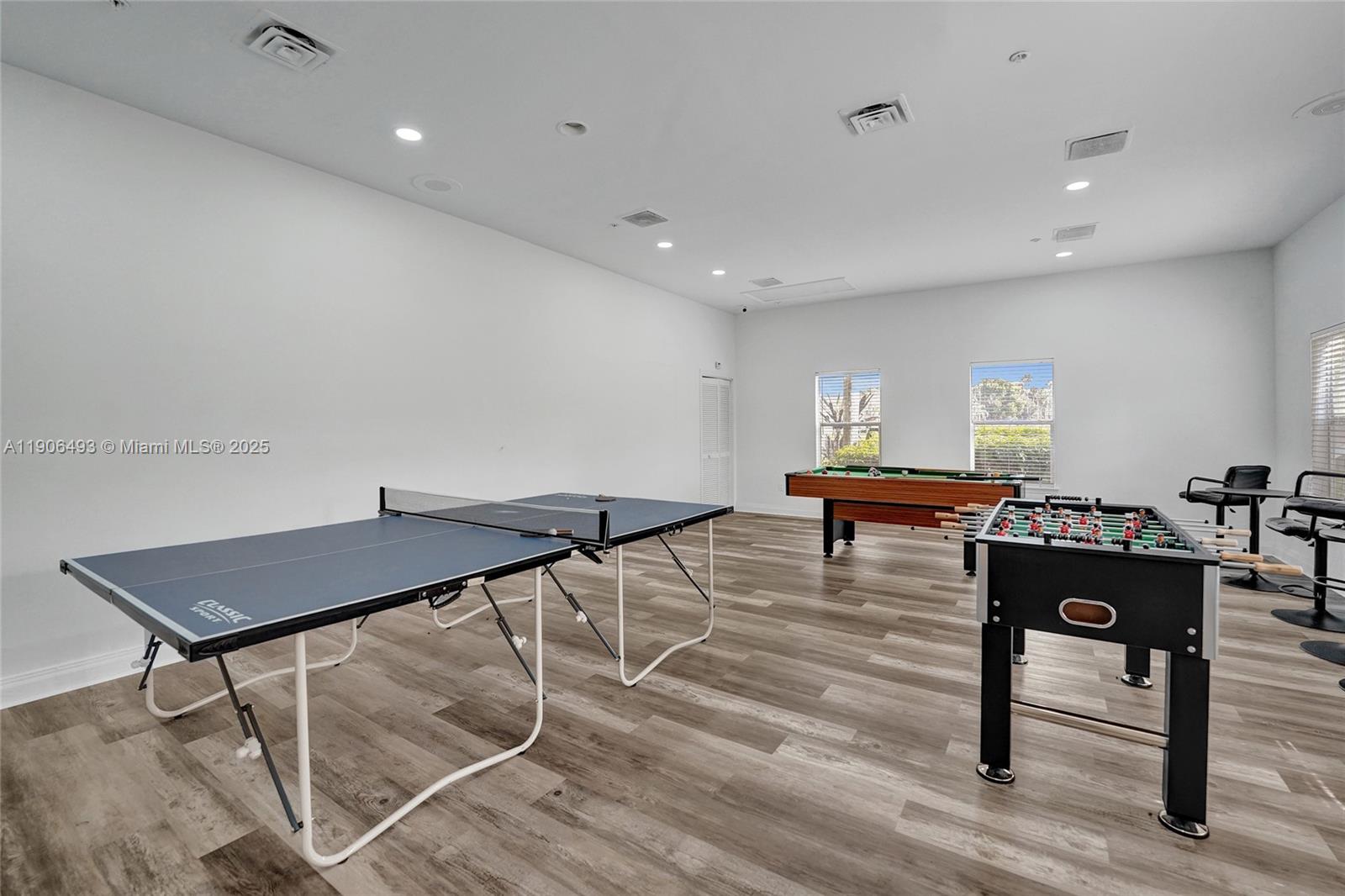 ISLES AT LAGO MAR CONDO - Residential Lease