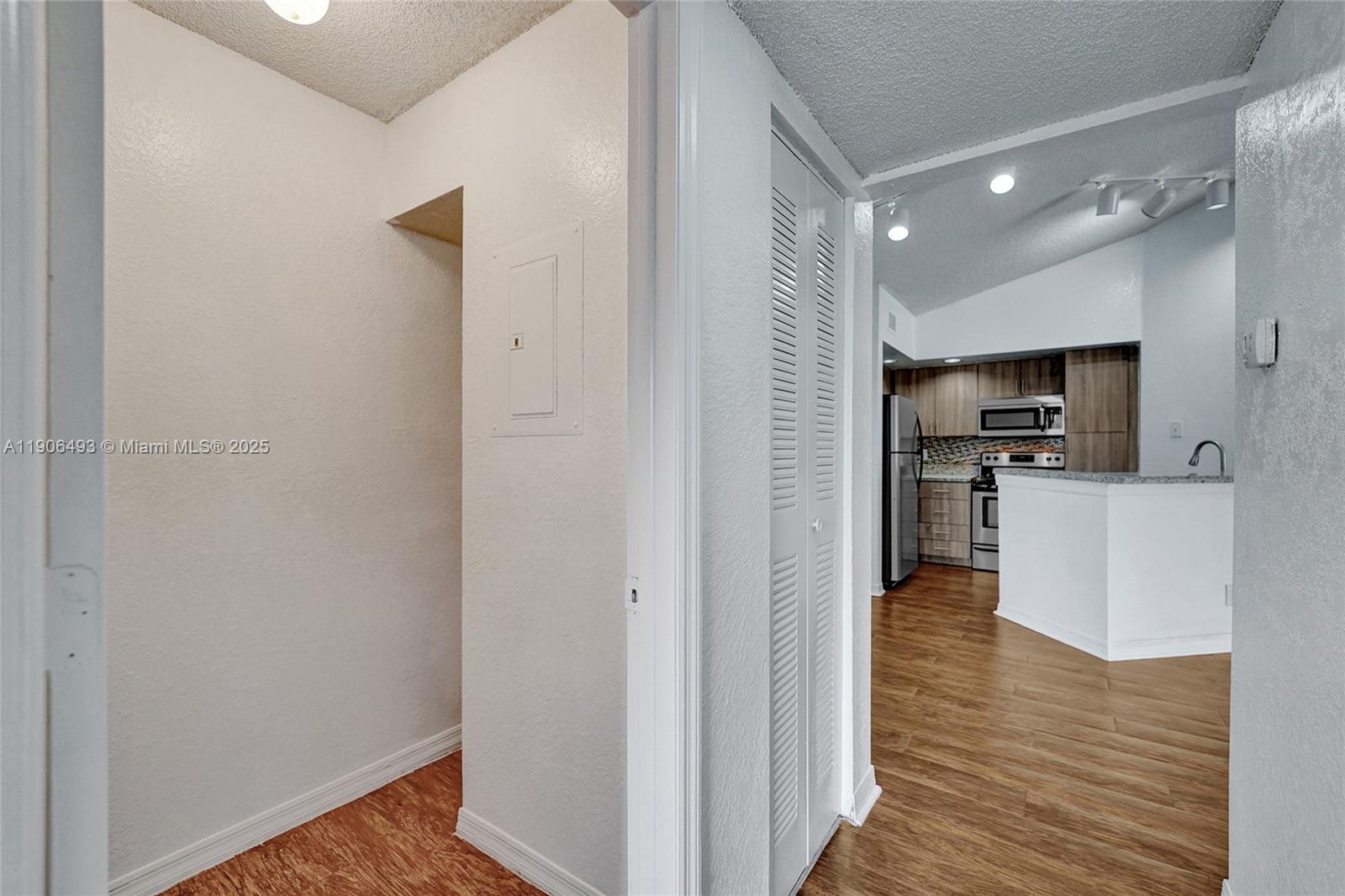 ISLES AT LAGO MAR CONDO - Residential Lease