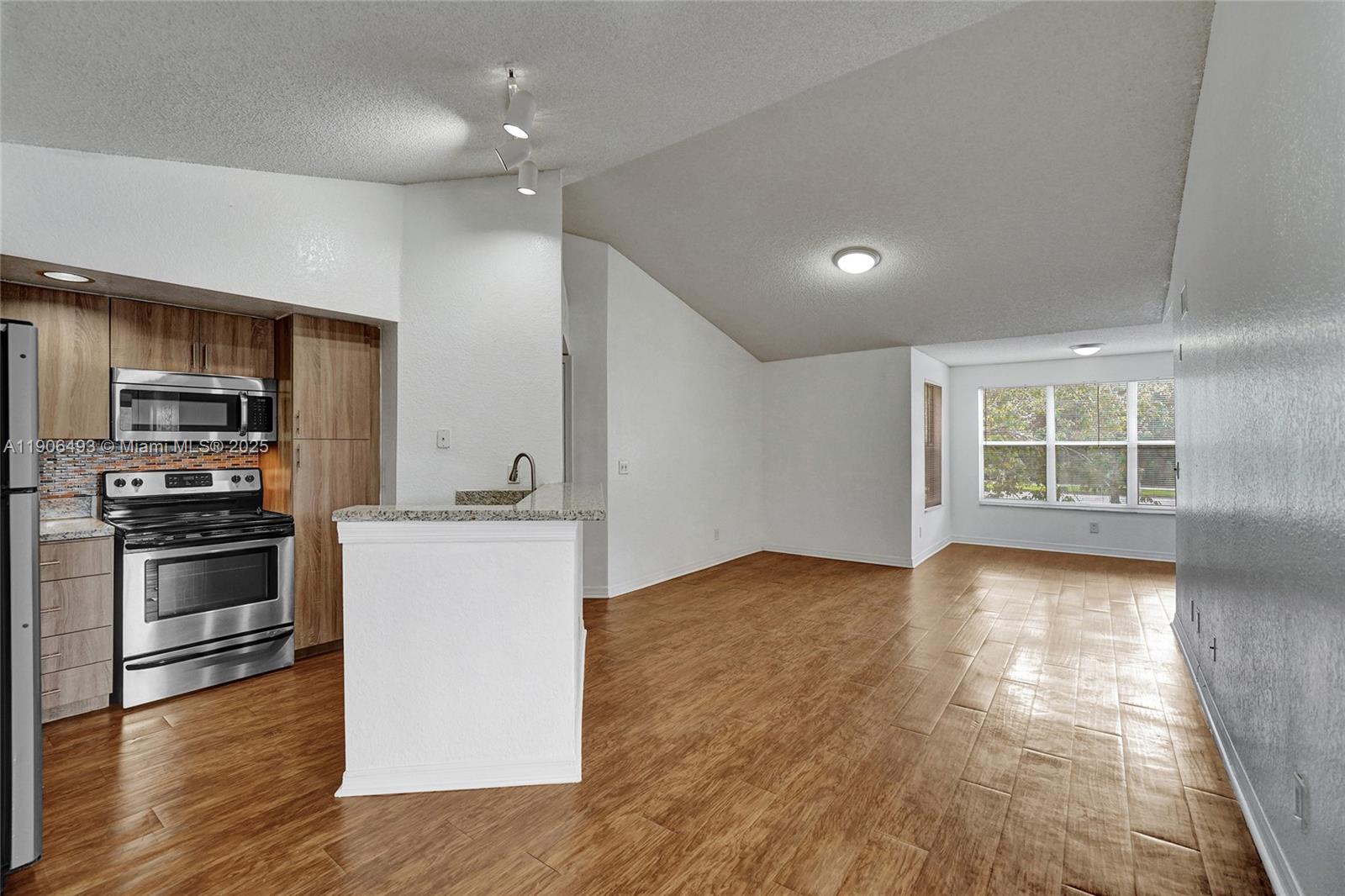 ISLES AT LAGO MAR CONDO - Residential Lease