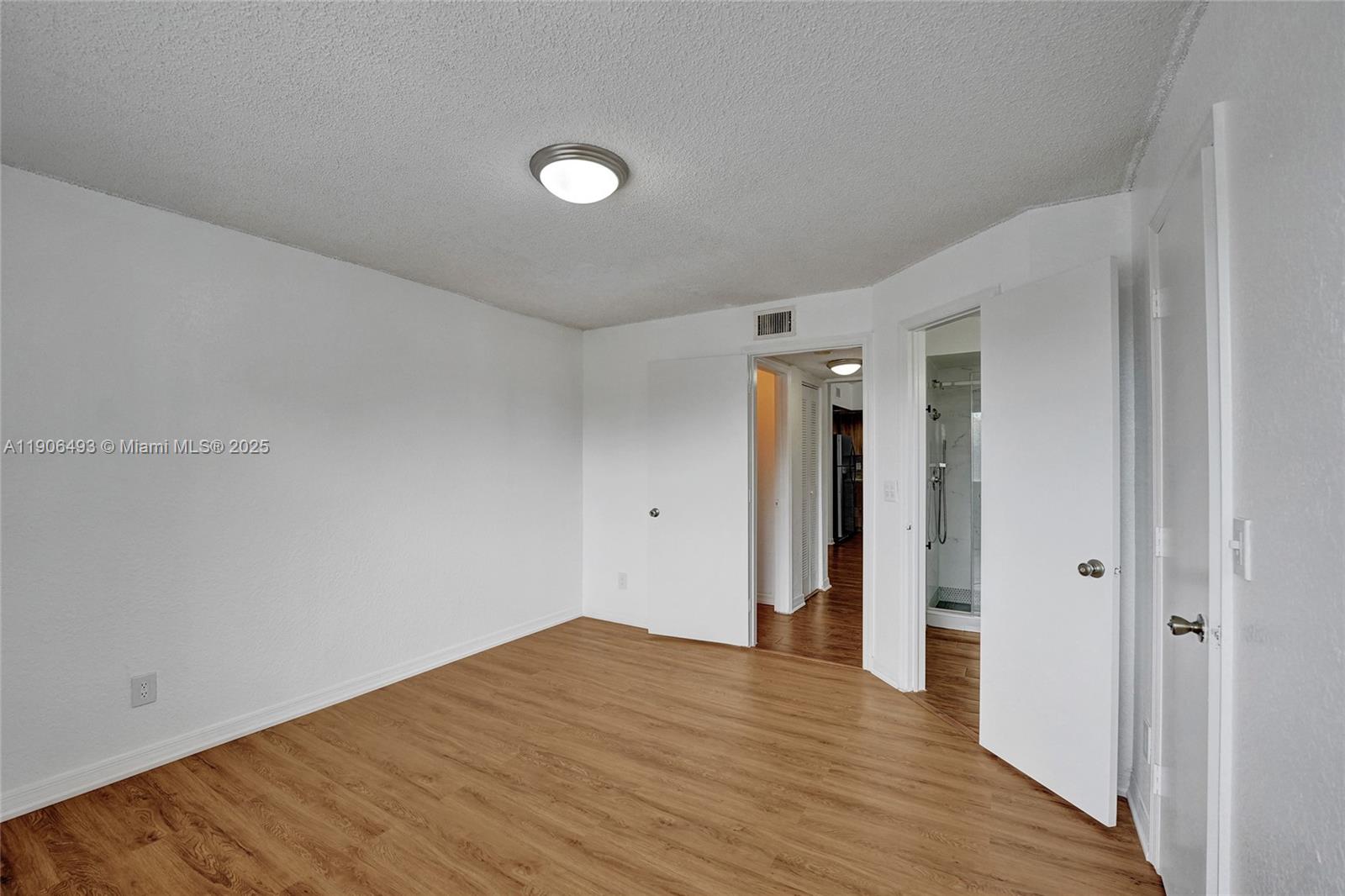 ISLES AT LAGO MAR CONDO - Residential Lease