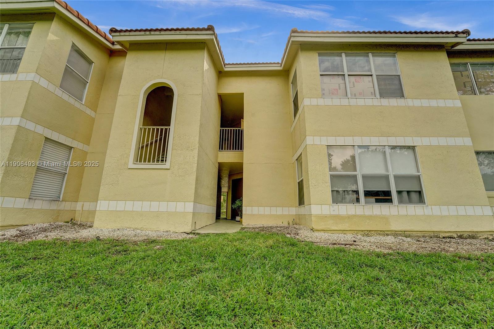 ISLES AT LAGO MAR CONDO - Residential Lease