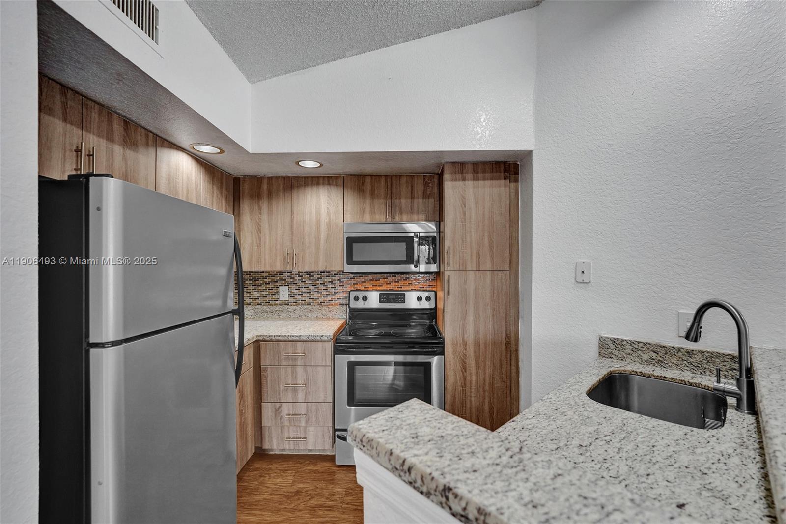 ISLES AT LAGO MAR CONDO - Residential Lease