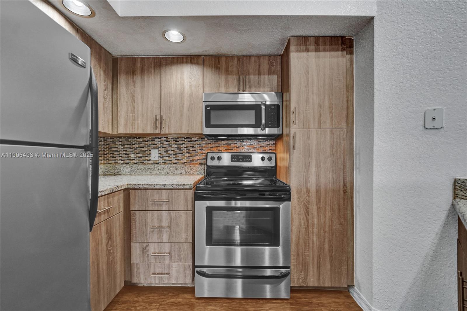 ISLES AT LAGO MAR CONDO - Residential Lease