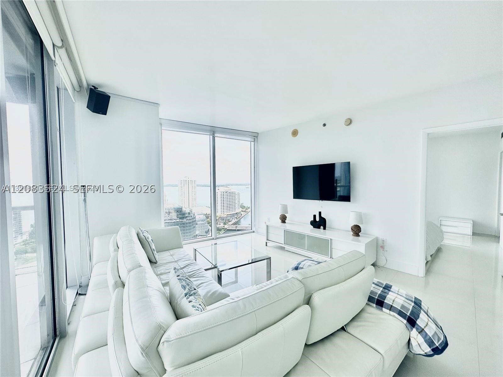 495 Brickell Ave 2702