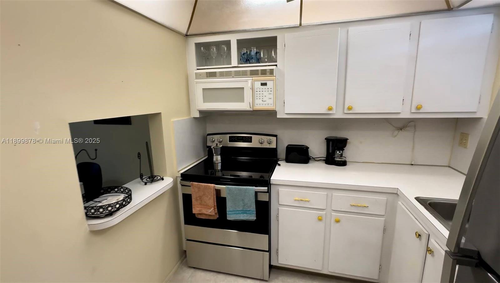 SUNRISE LAKES 56 CONDO - Residential Lease