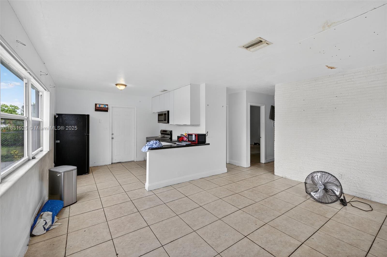 2779 NW 9th Pl