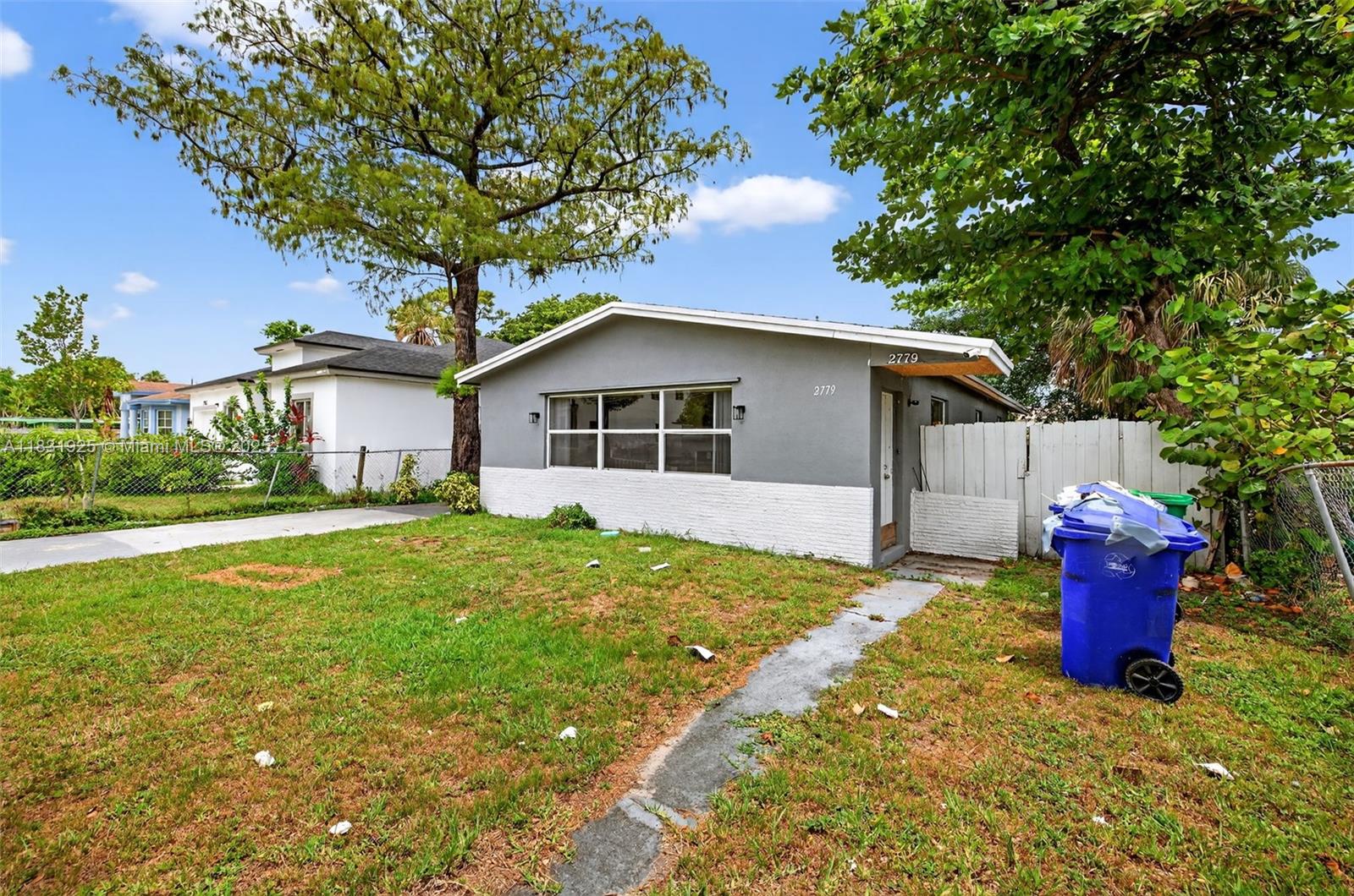 2779 NW 9th Pl