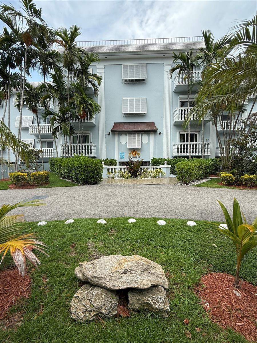 Charming one bedroom, one bath condo conveniently located near the University of Miami, Metro Rail University station and downtown South Miami. This unit features an updated kitchen with stainless steel appliances and recessed lighting. This unit has an assigned parking space and storage unit. The building also features swimming pool, a tranquil garden area for relaxation and laundry .
The unit is freshly painted and ready to move in.